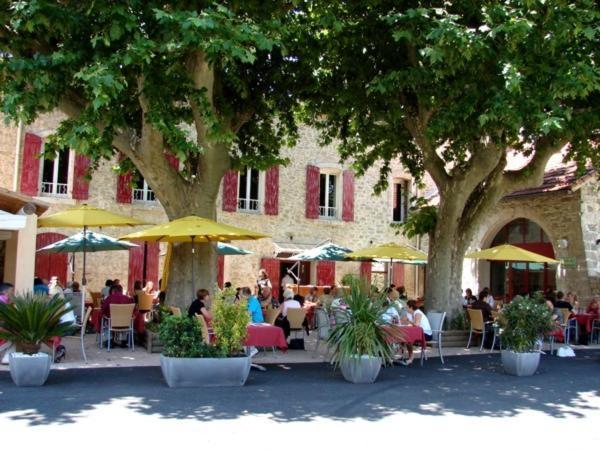 Отель Auberge De Bonpas Logis De France Авиньон Экстерьер фото